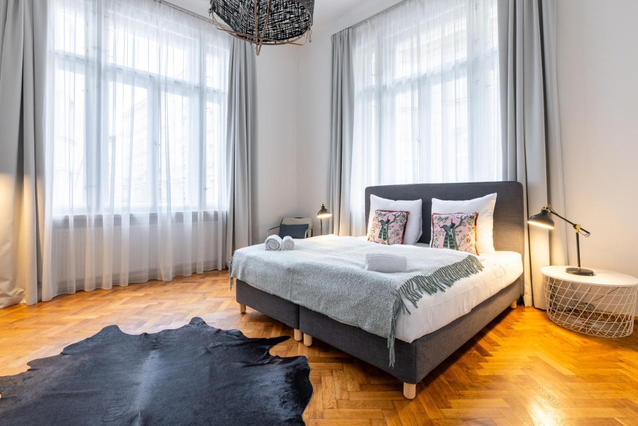 Charming 1 Bedroom Apartment In The City Center Of Prag Eksteriør billede