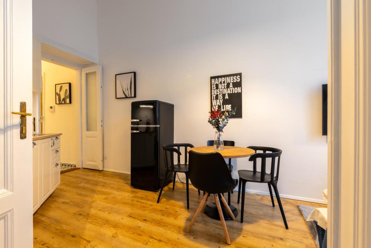 Charming 1 Bedroom Apartment In The City Center Of Prag Eksteriør billede