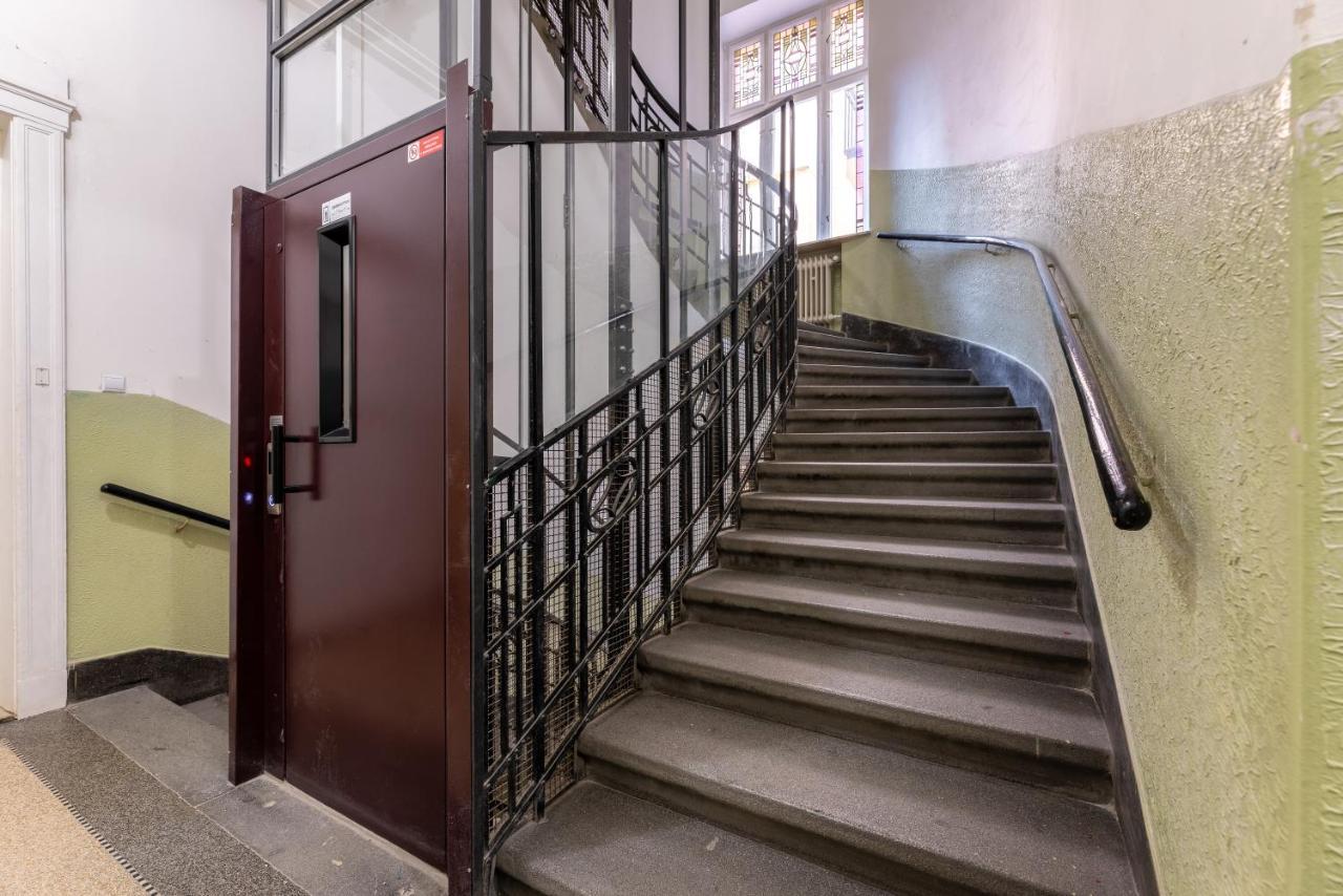 Charming 1 Bedroom Apartment In The City Center Of Prag Eksteriør billede